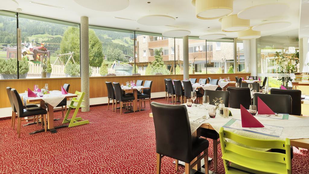 Alpina Zillertal . Family Lifestyle Kinderhotel Fuegen Luaran gambar