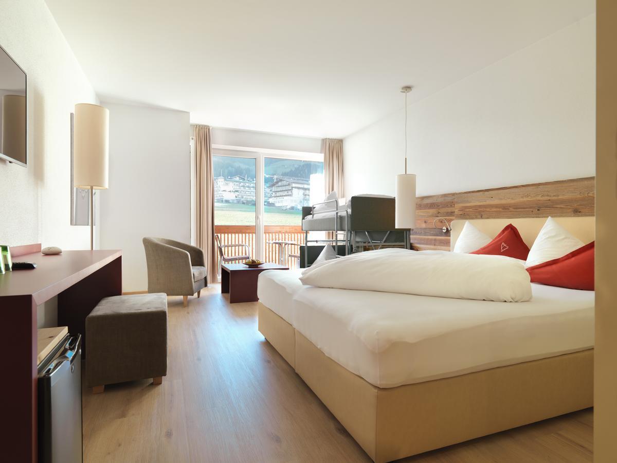 Alpina Zillertal . Family Lifestyle Kinderhotel Fuegen Luaran gambar